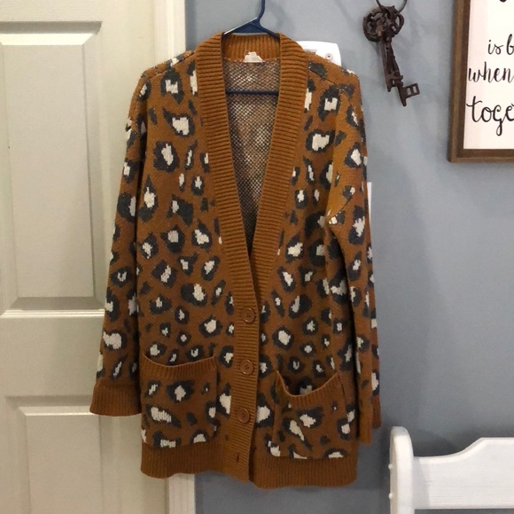 Item & thread size m/l leopard cardigan sweater - Picture 1 of 1